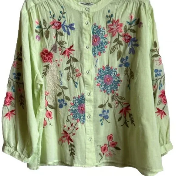 Johnny Was Green Shirred Yolk Kamiko Blouse Shirt Top Embroidered Floral Size L - Picture 3 of 7